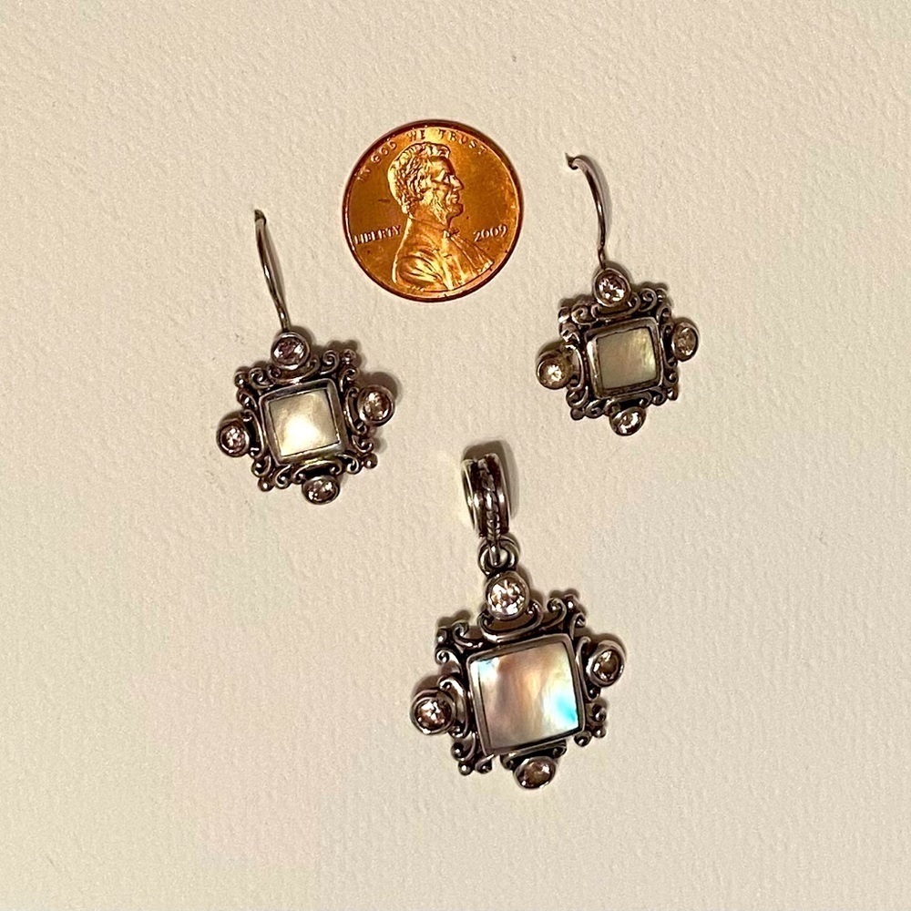 SX Thai 926 Mother of Pearl Pink Crystal Earrings and Pendant Set